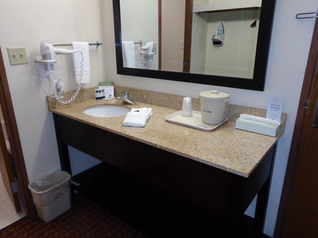 Americinn By Wyndham Johnston Des Moines Urbandale Ruang foto