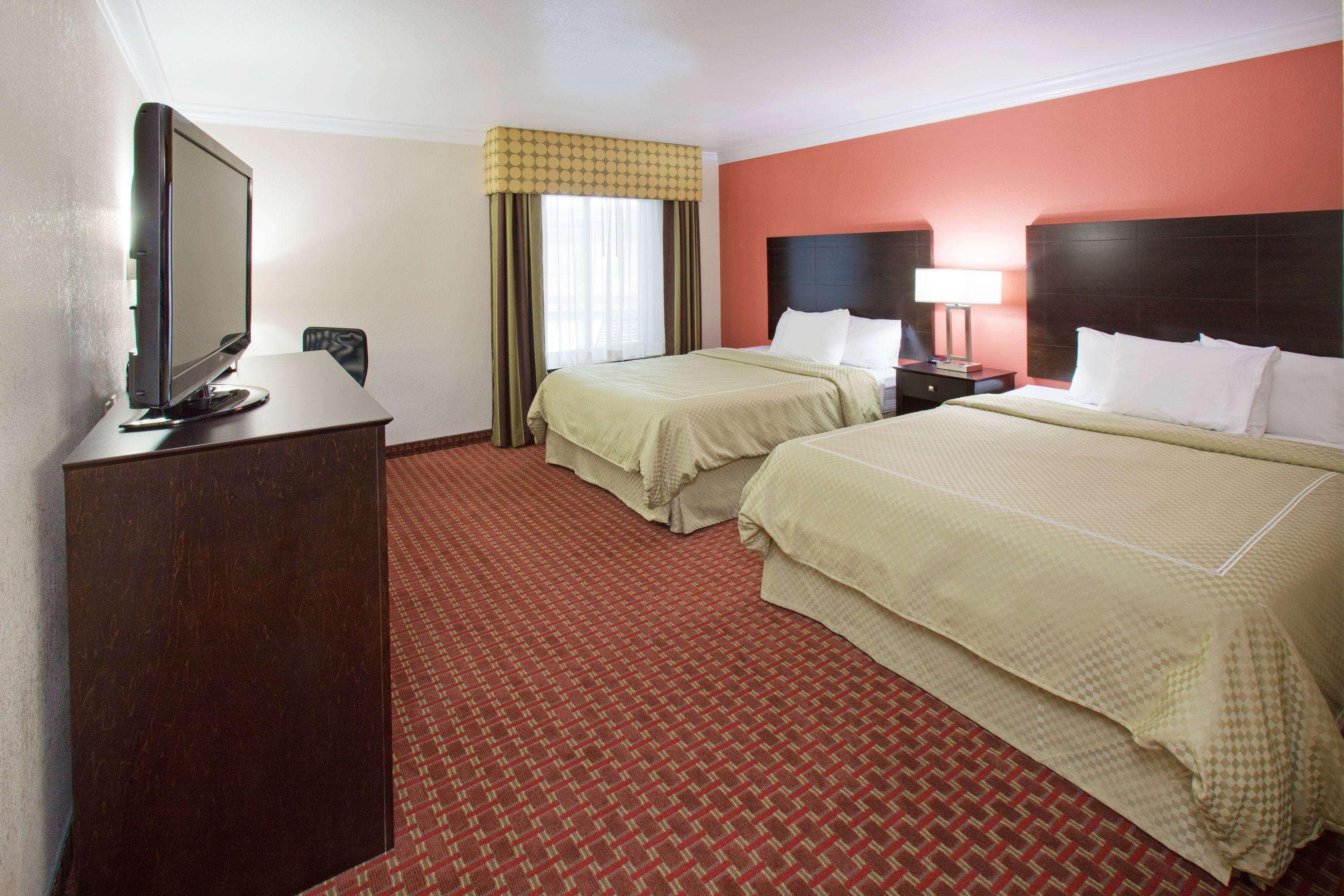 Americinn By Wyndham Johnston Des Moines Urbandale Bagian luar foto