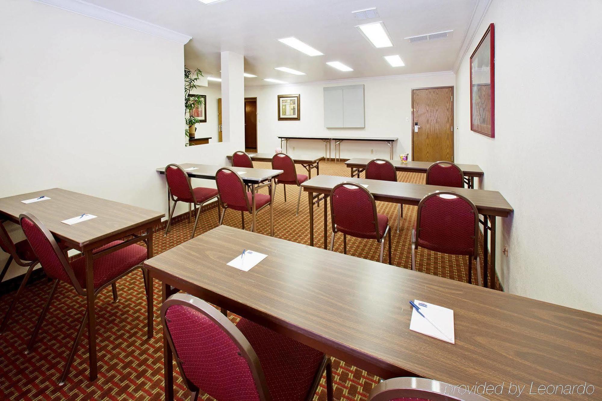 Americinn By Wyndham Johnston Des Moines Urbandale Bagian luar foto